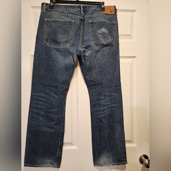 American Eagle Men's jeans. Original straight cut. Size 36x32 - Picture 2 of 3